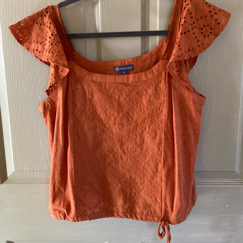 Democracy top M. Burnt orange